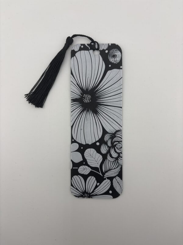 3D Printed Floral Bookmark - Bold Daisy Pattern | BigYawn 3D