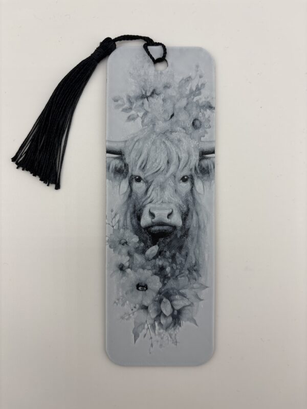 3D Printed Highland Cow Bookmark - Floral Cow Design | BigYawn 3D