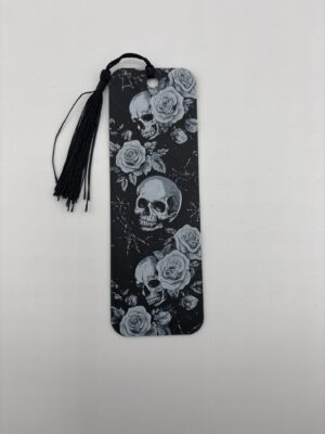 3D Printed Gothic Skull, Roses & Webs Bookmark - Monochrome Design | BigYawn 3D