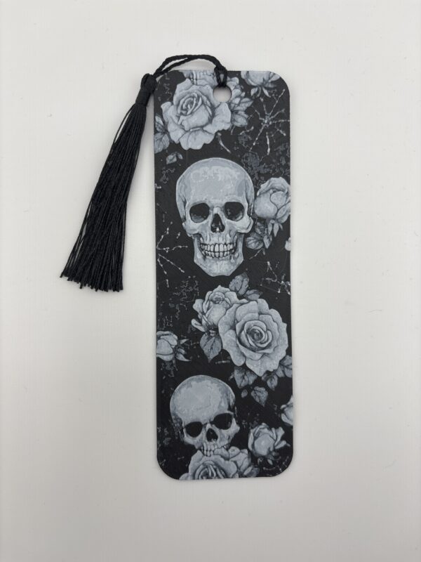 234-1.jpg 3D Printed Gothic Skull & Roses Bookmark - Dark Monochrome Design | BigYawn 3D