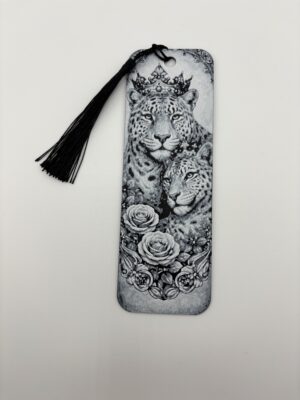 Monochrome layered 3D printed leopard bookmark with crowned leopard design and decorative tassel