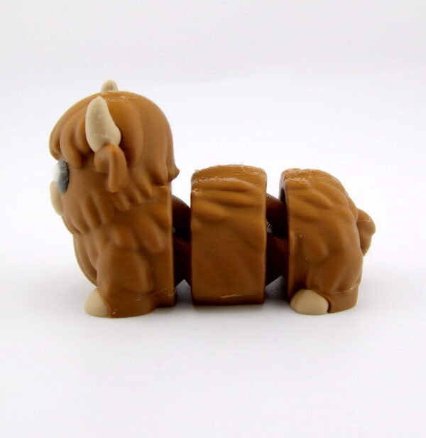 3D Printed Highland Cow Flexi Toy - Medium Articulated Animal | BigYawn 3D